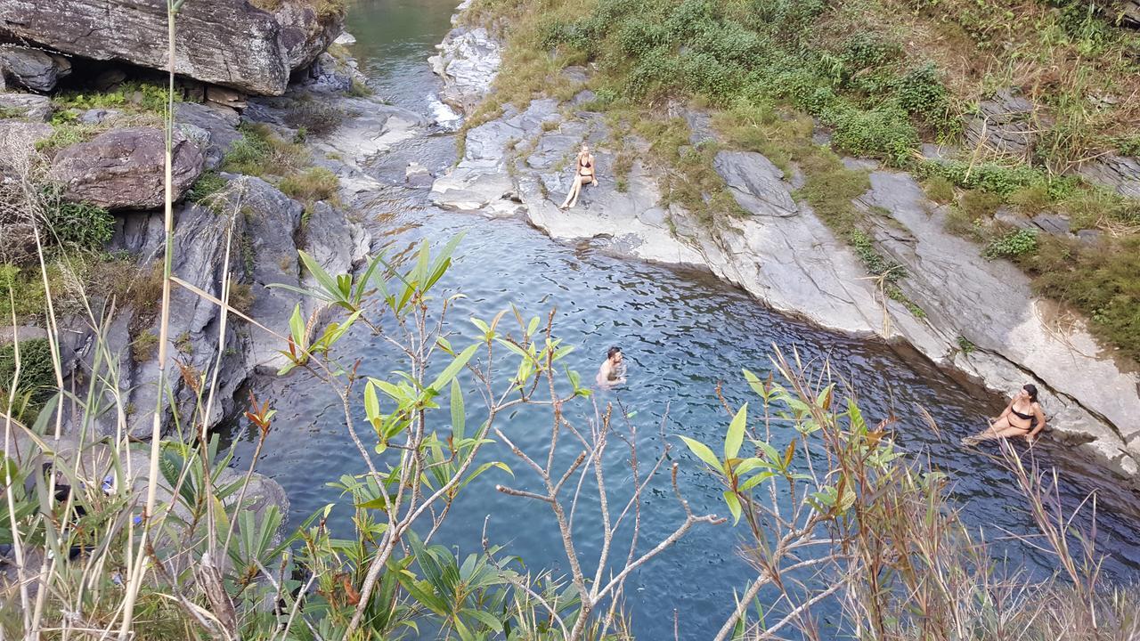 Homie Hostel & Tour Ha Giang Exterior photo